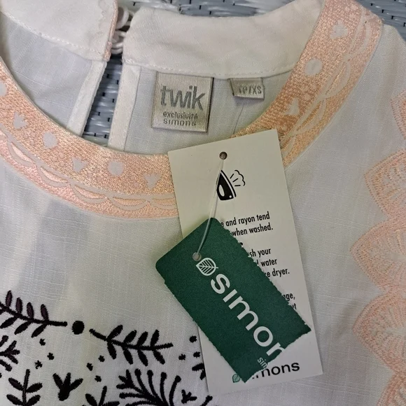 Twik Boho Embroidered Sleeveless Top - Picture 5 of 8